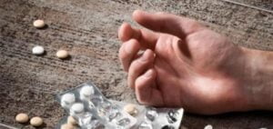 نشر صور فاضحة لفتاة بأكادير على الفايسبوك، يدفعها إلى الإنتحار بطريقة مأساوية.