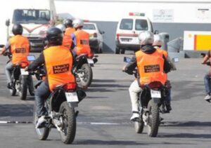 مطاردة هوليودية لمجرمين خطيرين تنتهي بحادثة سير مروعة.