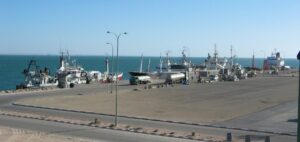 تحقيقات الدرك البحري بأكادير متواصلة في حادث اصطدام بين باخرتين، ومنع السفينة «البنمية» من مغادرة الميناء 5 ميناء الداخلة