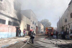 فتاة تحرق منزل والديها وتلقي بنفسها وسط النيران، والنهاية مأساوية