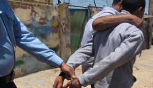 تلميذ آخر يشرمل أستاذه، ويرسله إلى المستعجلات، و الأمن يتدخل لاعتقال الجاني