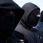 +صور: شرطة أكادير تضرب بقوة، و تحجز لدى موقوفين أجهزة معلوماتية متطورة تستخدم في الغش في الامتحانات المدرسية