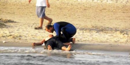 مير اللفت : إنقاذ ثلاث فتيات وشابين من الغرق بشاطئ الشيخ.