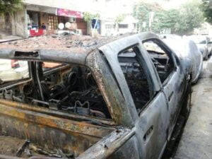 تيزنيت : شاب هائج يضرم النار في سيارة ويواجه عناصر الدرك بمقاومة عنيفة استغرقت 4 ساعات