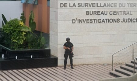 السطو على 60 مليون سنتيم بطريقة هوليودية وإف بي أي يدخل على خط التحقيقات في هذه القضية المثيرة السطو على 60 مليون سنتيم بطريقة هوليودية وإف بي أي يدخل على خط التحقيقات في هذه القضية المثيرة