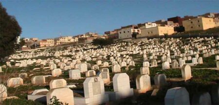 مثير بإنزكان : تاجر معروف يعترض على دفن جثة شخص لهذا السبب: