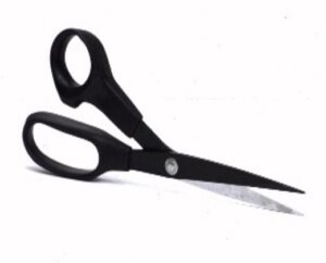 تلميذ يضع حدا لحياة زميله بضربة “مقص”