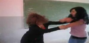تلميذة