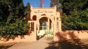 (بالصور والفيديو)سكان أمسكرود يحتجون على قرار إغلاق المجزرة ويطالبون الوالي بالتدخل 11 12665873 10207280987134204 1262934253 n