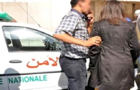 هذه هي قصة محامي تيزنيت المزيف الذي يوهم الفتيات بالزواج و يستدرجهن إلى مكان خال بغرض السرقة هذه هي قصة محامي تيزنيت المزيف الذي يوهم الفتيات بالزواج و يستدرجهن إلى مكان خال بغرض السرقة