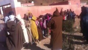 الغياب المستمر للمعلم يؤجج غضب آباء و أولياء تلاميذ مدرسة لليوم الثاني على التوالي 9 a 172