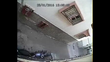 +فيديو: بهذه الطريقة يتم سرقة الدراجات النارية بأكادير، من طرف متخصص بطريقة هادئة في واضحة النهار