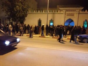 رضيع دهسته أمه بأطرافها نتيجة إحدى الهزات الارتدادية مازال يرقد بالمستشفى 5 مواطنون غادرو منازلهم بسبب الزلزال
