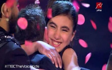 الطفلة اللبنانية لين الحايك. بالنسخة الأولى من "ذي فويس كيدز" The Voice Kids