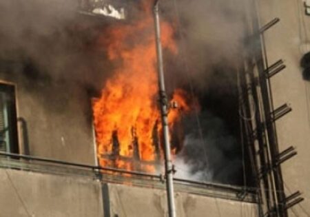 مأساة:حريق مهول يؤدي بحياة سيدة وثلاثة من أطفالها بسبب الاختناق