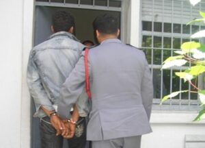 تاجرمخدرات في قبضة عناصر درك المركز القضائي لتارودانت 11 image