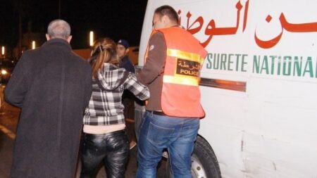 الشرطة تضع حدا لنشاط "كوبل" أخطر المجرمين، الذي يوظف الإغراء الجنسي بطريقة الشياطين للإيقاع بالضحايا.