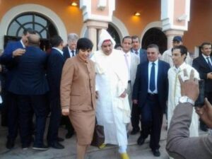 (+صورة)الوالي العدوي تثير إعجاب متابعيها "بسيلفى" لها مع أحد الفاعلين الجمعويين بتارودانت 11 122