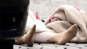 زوج يقتل زوجته وينتحر بتناوله مادة سامة بجانبها 11 195971