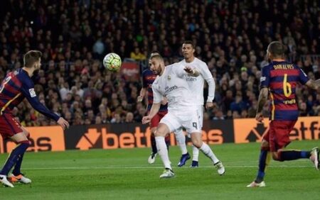 (+فيديو الأهداف)ريال مدريد يفاجئ البارصا ويهزمه في عقر الدار في قمة الكلاسيكو
