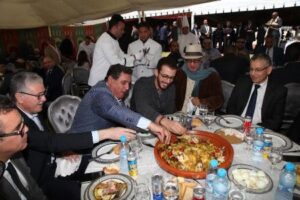 (+صور)طبق الدجاج المحمر يجمع أخنوش والمجرد وعمر السيد والوردي وهذه رسالتهم 5 FILE 20160409 2007X43C69KE73LE