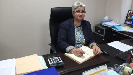 خديجة أشاوي نموذج للمرأة السوسية المتفوقة في الحياة المهنية التي يعول عليها قطاع المحاسبة