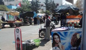 باعة متجولون يحاصرون مدرسة بأكادير، وسط استنكار الأطر التربوية و ساكنة المنطقة 8 a 58