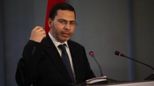 عاجل:الخلفي يتفاوض مع الأساتذة المتدربين عبر الهاتف عوض بن كيران 8 format web mustapha el khalfi ministre de lacom 18