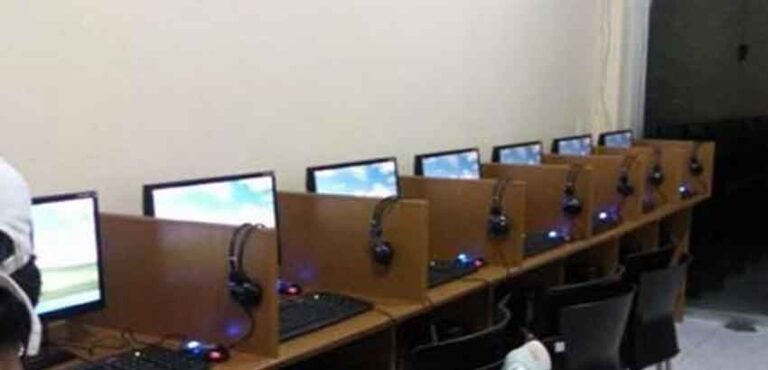 الداخلية تطلق حملة واسعة لمراقبة نوادي الأنترنت