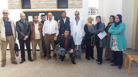 أساتذة ثانوية المجد بأكادير في وقفة احتجاجية ضد مدير المؤسسة