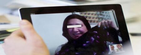 المحكمة تدين “كوافورة” المتزوجة التي أرسلت فيديوهات إباحية لخليجيين وعرب بالحبس النافذ وحقائق مثيرة تكشف عنها المحاكمة المحكمة تدين "كوافورة" المتزوجة التي أرسلت فيديوهات إباحية لخليجيين وعرب بالحبس النافذ وحقائق مثيرة تكشف عنها المحاكمة