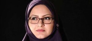 برلمانية صافحت “رجلا غريبا” خلال رحلة خارجية مهددة بفقدان مقعدها في البرلمان 5 امرأة صافحت