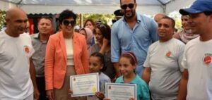 (+صور)والي سوس تستقبل المقاتل بدر هاري وتزور رفقته جمعية ” تزانين” للأطفال المتخلى عنهم بالمستشفى الجهوي الحسن الثاني بأكادير