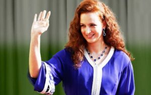 هذه الأشياء لا تعرفها عن الأميرة لالة سلمى: يتيمة و يساعدها محمد السادس في اختيار أزيائها.