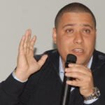 رشق سيارات الأمن بالشهب النارية يورط شابا بالمحمدية