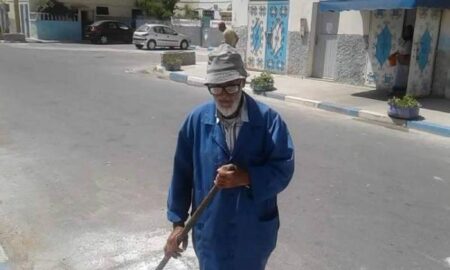 +فيديو:مواطنون من أكادير يستجيبون لنذاء " با أحمد " و يكرمونه بطريقة رائعة