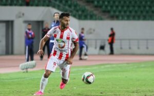 لاعب بارز يغادر سفينة فريق حسنية أكادير 1 a 86
