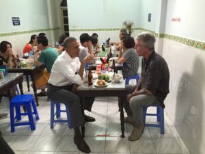 أوباما يتناول العشاء في الفيتنام بـ6 دولارات فقط !!! 5 obama