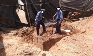 عاجل، العثور على “أطنان” من الكازوال المهرب ومخدرات وسكاكين داخل مستودع بالقليعة+صور