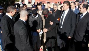 أب يقتل ابنته لتوصلها بمكالمة هاتفية من حبيبها. 3 2732015 3acbb