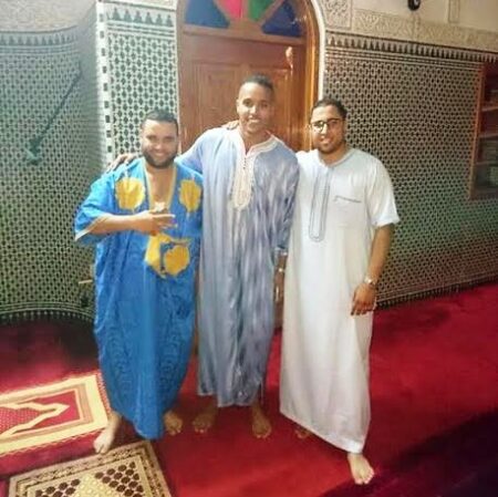 العربي ” قنَّاصُ” المنتخب الوطني يقضي عطلته السنوية بمساجد هوارة العربي " قنَّاصُ" المنتخب الوطني يقضي عطلته السنوية بمساجد هوارة