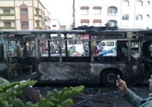 حريق مهول يحول حافلة للنقل الحضري إلى رماد.