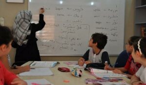 مفاجاة: فرنسا تقرر تدريس اللغة العربية في جميع مدارسها لهذا السبب: 11 a 12