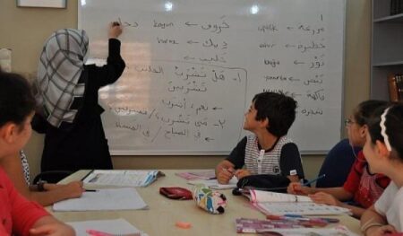 مفاجاة: فرنسا تقرر تدريس اللغة العربية في جميع مدارسها لهذا السبب: