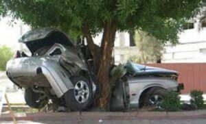 حادثة سير مروعة بالداخلة تودي بحياة شاب، و صديقه ينقل في حالة حرجة إلى مستشفى الحسن الثاني 2 a 169