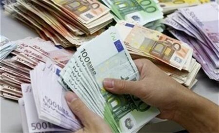 جمارك مطار أكادير المسيرة تحبط تهريب مبلغ مالي مهم من العملة الصعبة جمارك مطار أكادير المسيرة تحبط تهريب مبلغ مالي مهم من العملة الصعبة