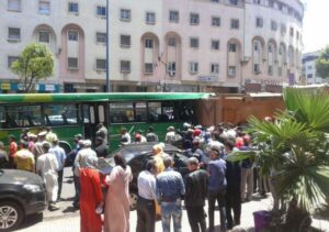 إصابات في حادث اصطدام حافلة بشاحنة