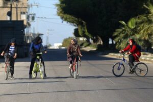تحريم ركوب الدراجة على الفتيات في (إسرائيل) لسبب غريب
