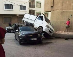 +صور معبرة:حادثة غريبة بطلها سائق هوندا، تقع قبيل موعد الإفطار