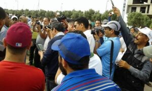 حقوفيون و صحافيون يلتئمون في وقفة احتجاجية بأكادير. 6 a 385